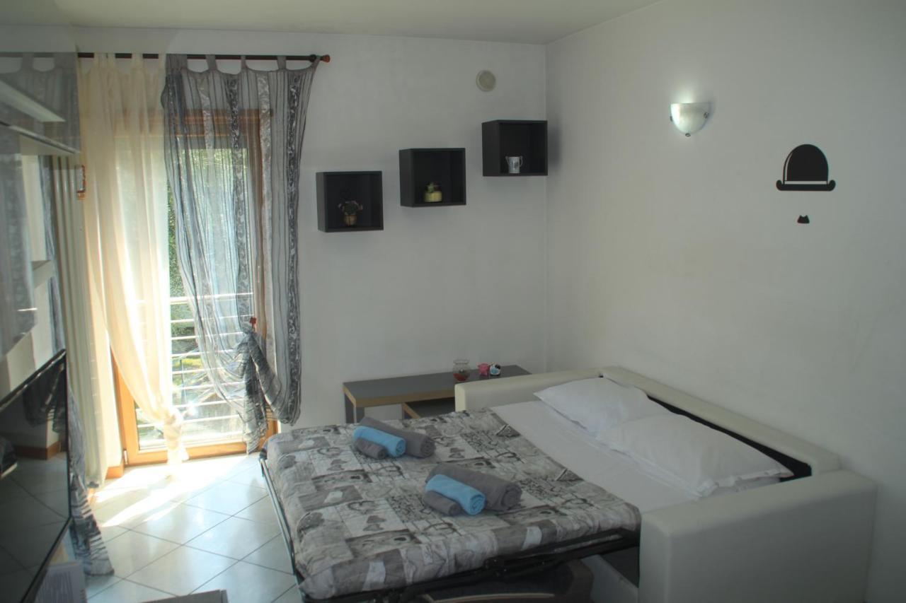 Casa Vela Apartment Riva del Garda Luaran gambar